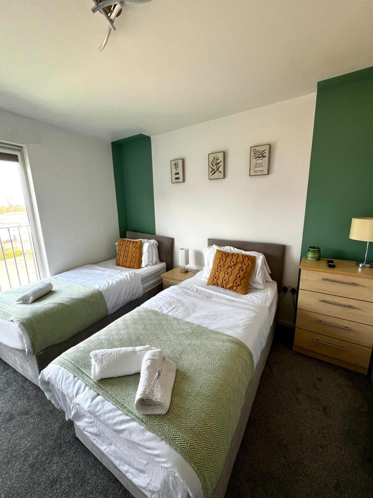 Serene 2-Bed Flat With Canal Views - Coop Live & Ethiad Manchester Exterior foto