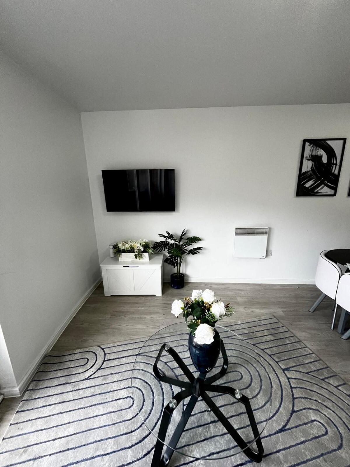 Serene 2-Bed Flat With Canal Views - Coop Live & Ethiad Manchester Exterior foto